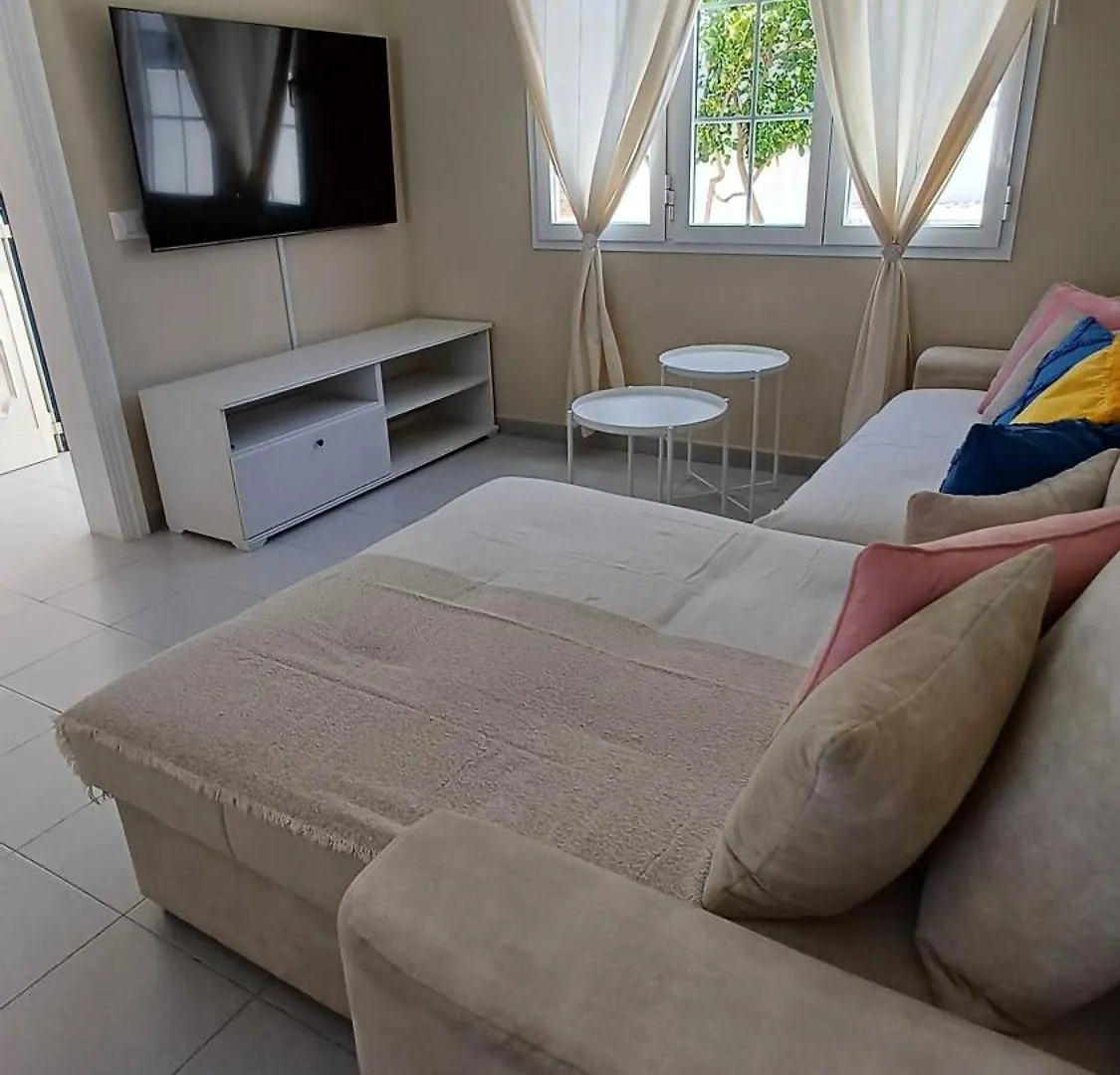 Villa Esmeralda Tias 0*,